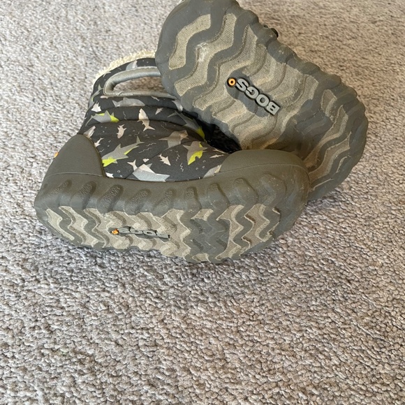 Bogs Brand Winter Boots Toddler Size 7 - Picture 2 of 2